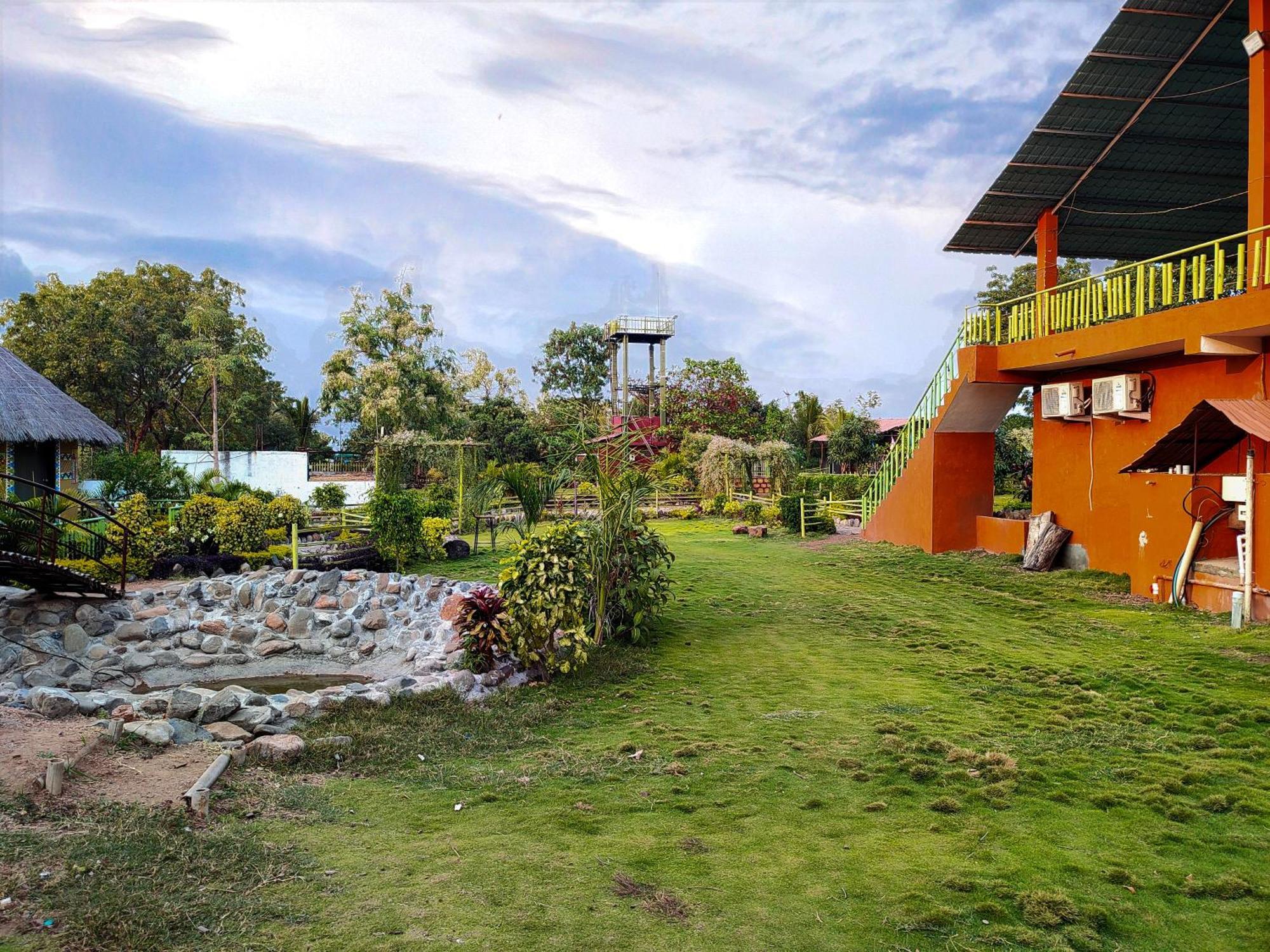 Van Vagdo Resort Rajpipla エクステリア 写真