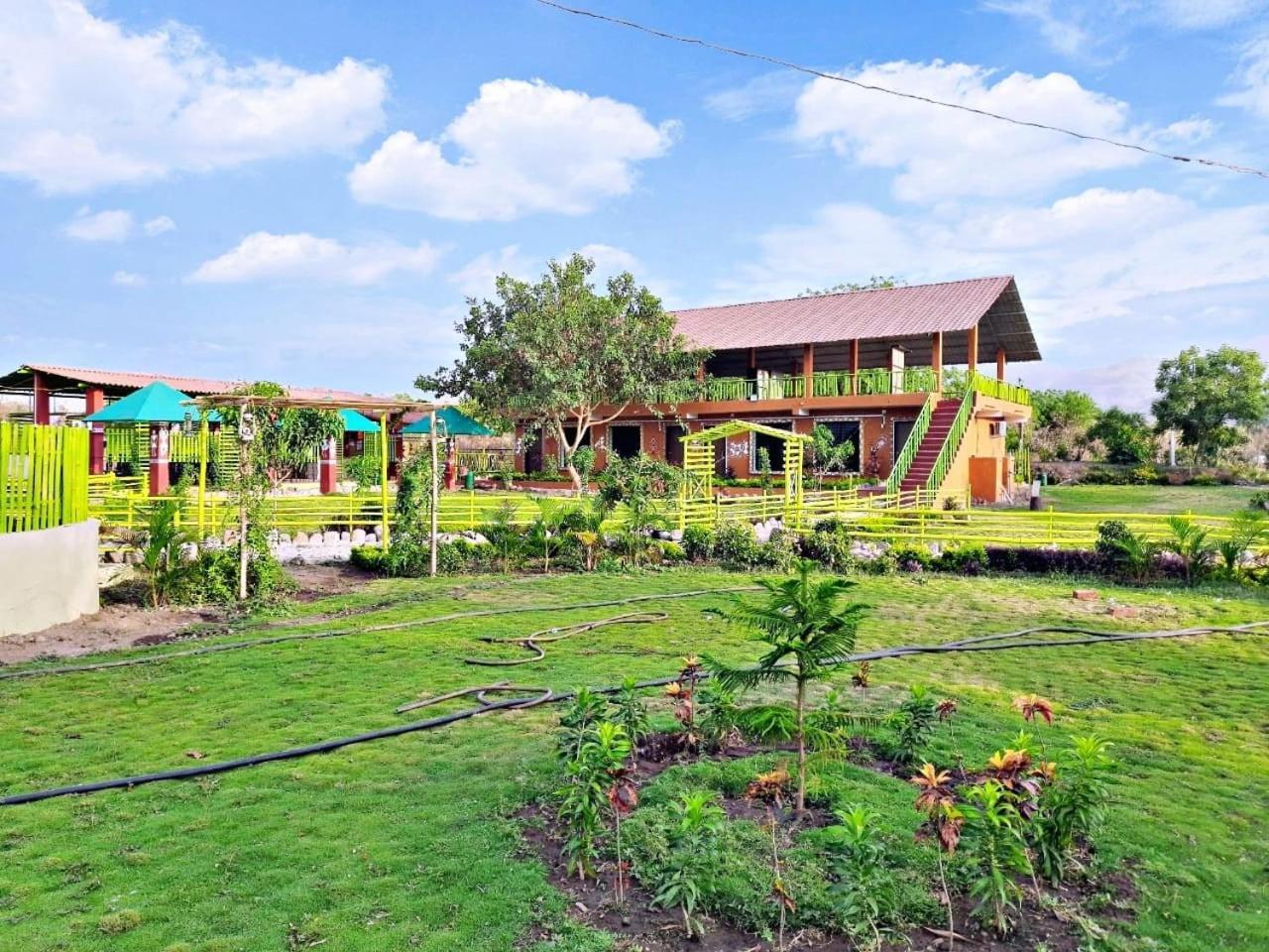 Van Vagdo Resort Rajpipla エクステリア 写真